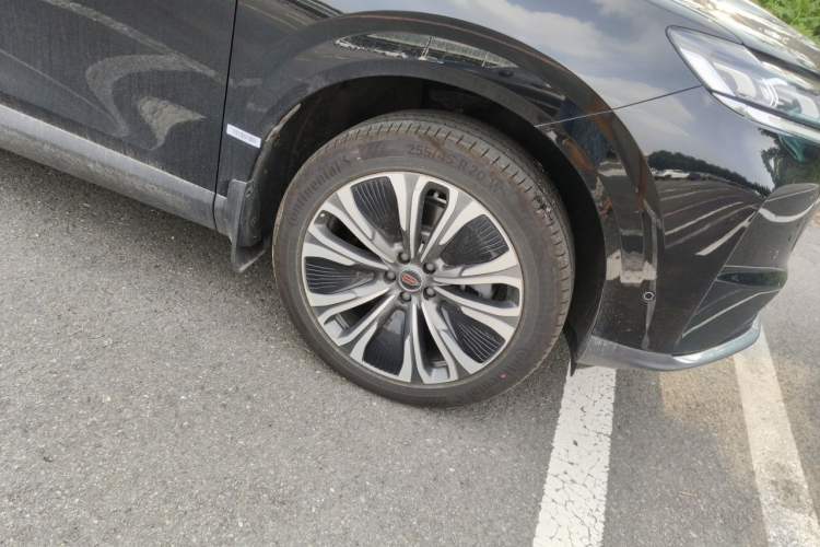 Used Hongqi HS6 PHEV 2026 220 All-Wheel Drive Smart Hybrid Version Right Front Wheel Hub