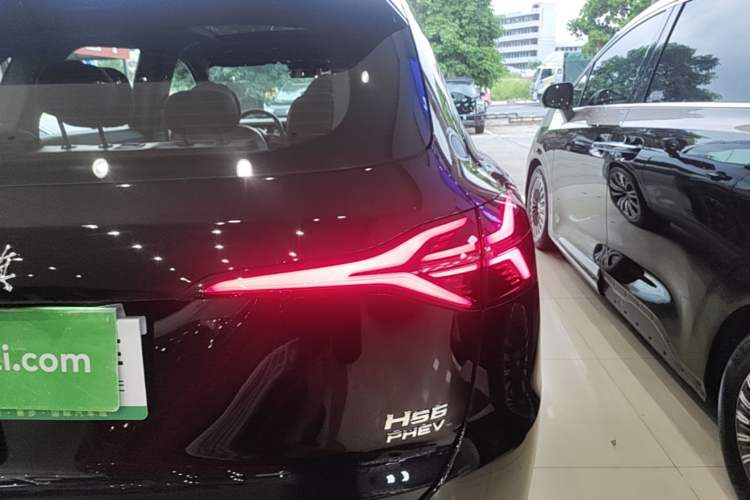 Used Hongqi HS6 PHEV 2026 240 Smart Hybrid Version Right Rear Taillight