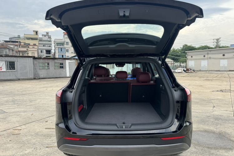Used Hongqi HS6 PHEV 2026 240 Smart Hybrid Version Trunk