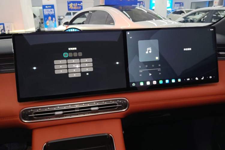 Used Hongqi HS6 PHEV 2026 220 All-Wheel Drive Smart Hybrid Version Audio And AC Panel