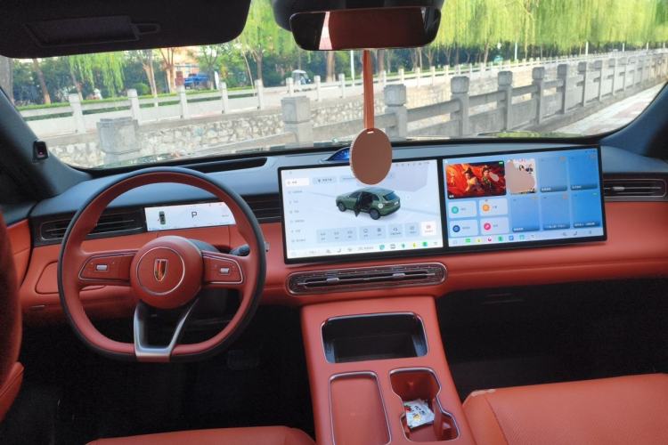 Used Hongqi HS6 PHEV 2026 240 Smart Hybrid Version Center Console