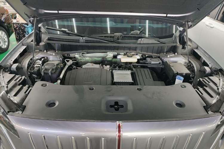 Used Hongqi HS6 PHEV 2026 240 Smart Hybrid Version Engine Bay