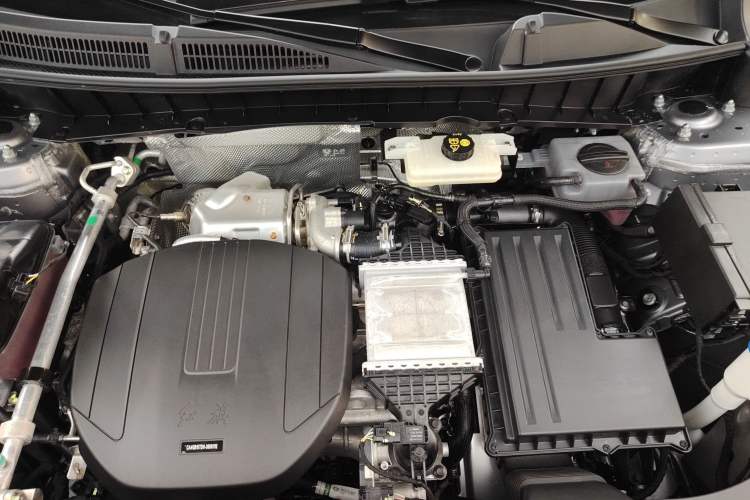 Used Hongqi HS6 PHEV 2026 220 All-Wheel Drive Smart Hybrid Version Engine Bay