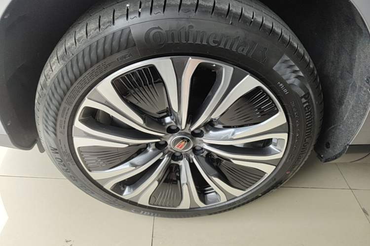 Used Hongqi HS6 PHEV 2026 220 All-Wheel Drive Smart Hybrid Version Exterior 4