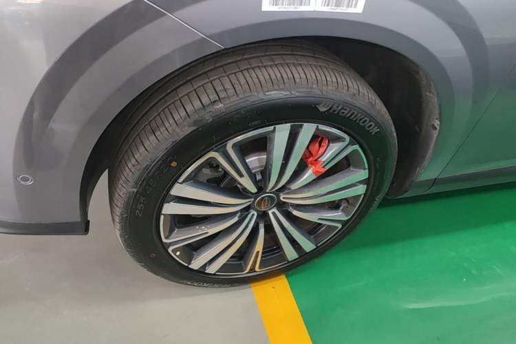 Used Hongqi HS6 PHEV 2026 240 Smart Hybrid Version Exterior 4