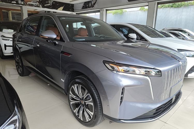 Used Hongqi HS6 PHEV 2026 220 All-Wheel Drive Smart Hybrid Version Front Right 45 Deg