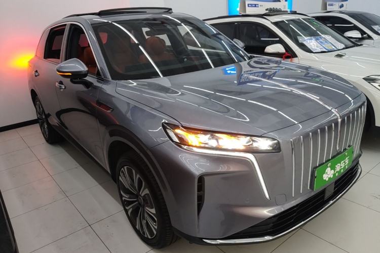 Used Hongqi HS6 PHEV 2026 220 All-Wheel Drive Smart Hybrid Version Front Right 45 Deg