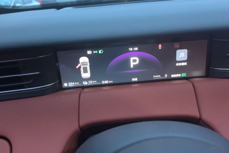 Used Hongqi HS6 PHEV 2026 220 All-Wheel Drive Smart Hybrid Version Instrument Cluster