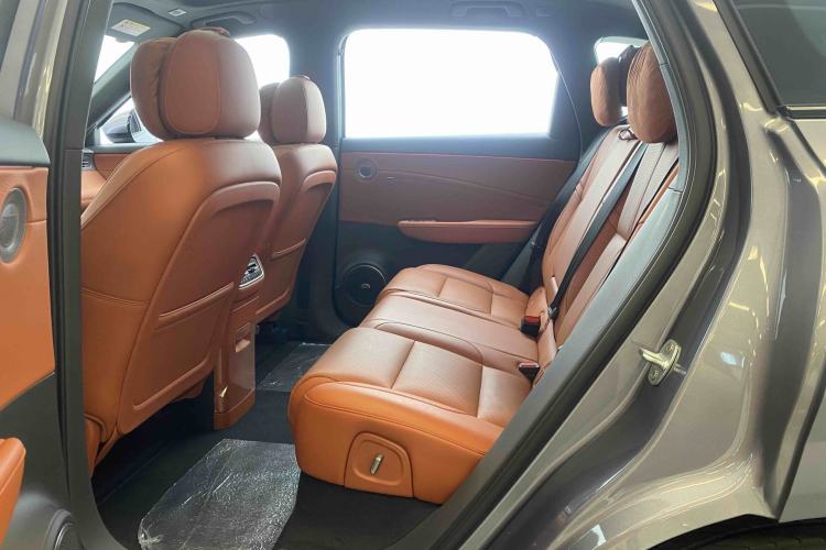 Used Hongqi HS6 PHEV 2026 220 All-Wheel Drive Smart Hybrid Version Interior 5