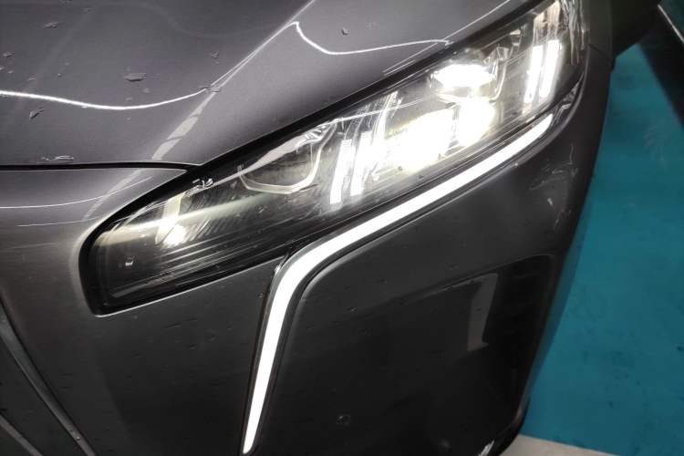 Used Hongqi HS6 PHEV 2026 220 All-Wheel Drive Smart Hybrid Version Left Front Headlight