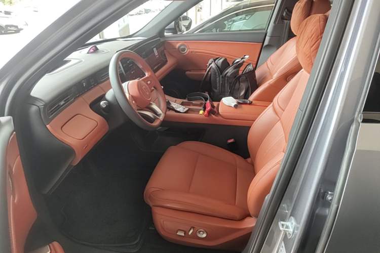 Used Hongqi HS6 PHEV 2026 220 All-Wheel Drive Smart Hybrid Version Left Front Seat
