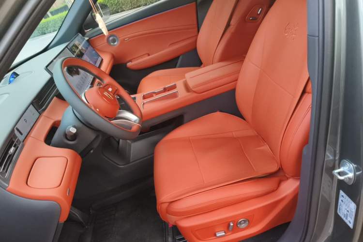 Used Hongqi HS6 PHEV 2026 240 Smart Hybrid Version Left Front Seat