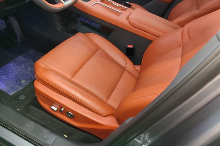 Used Hongqi HS6 PHEV 2026 240 Smart Hybrid Version Left Front Seat