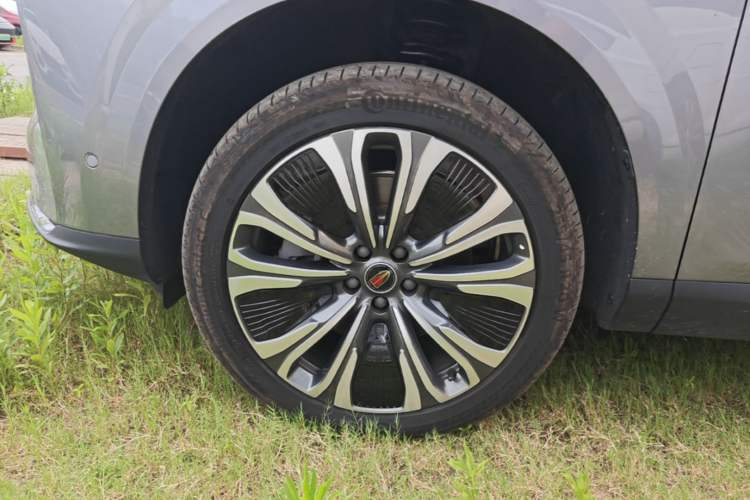 Used Hongqi HS6 PHEV 2026 220 All-Wheel Drive Smart Hybrid Version Left Front Wheel Hub