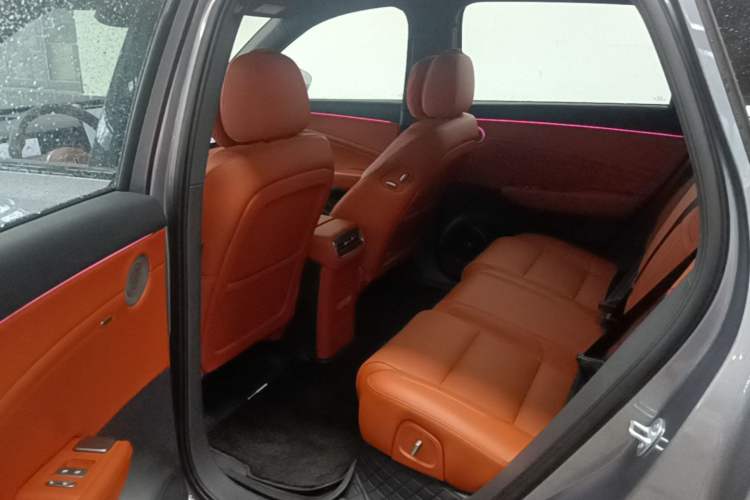 Used Hongqi HS6 PHEV 2026 220 All-Wheel Drive Smart Hybrid Version Left Rear Seat