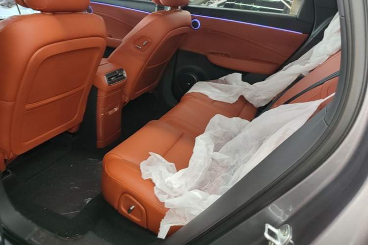 Used Hongqi HS6 PHEV 2026 240 Smart Hybrid Version Left Rear Seat
