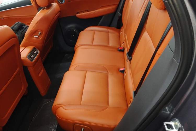 Used Hongqi HS6 PHEV 2026 220 All-Wheel Drive Smart Hybrid Version Left Rear Seat