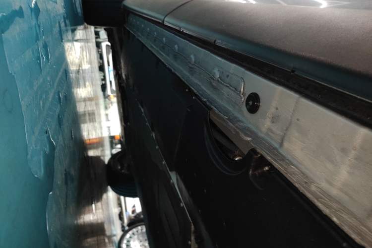 Used Hongqi HS6 PHEV 2026 220 All-Wheel Drive Smart Hybrid Version Left Side Sill