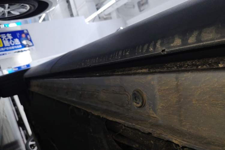 Used Hongqi HS6 PHEV 2026 220 All-Wheel Drive Smart Hybrid Version Left Side Sill