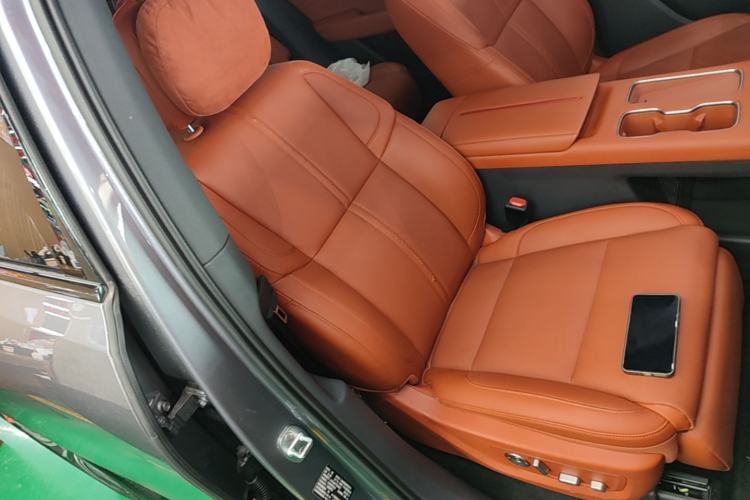 Used Hongqi HS6 PHEV 2026 240 Smart Hybrid Version Right Front Seat