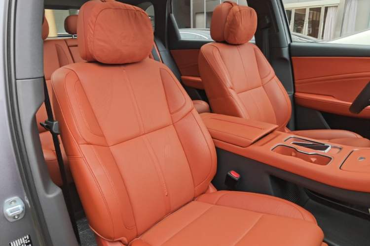 Used Hongqi HS6 PHEV 2026 220 All-Wheel Drive Smart Hybrid Version Right Front Seat
