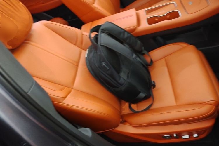 Used Hongqi HS6 PHEV 2026 220 All-Wheel Drive Smart Hybrid Version Right Front Seat
