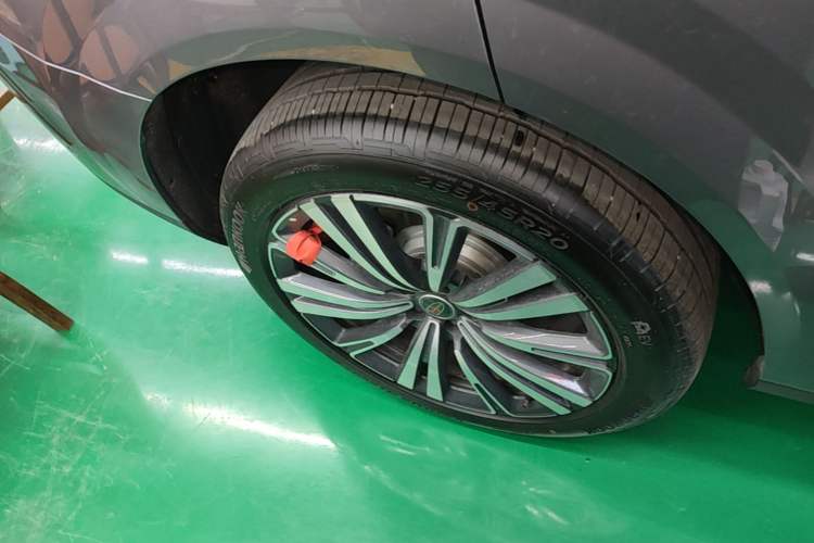 Used Hongqi HS6 PHEV 2026 240 Smart Hybrid Version Right Rear Wheel Hub