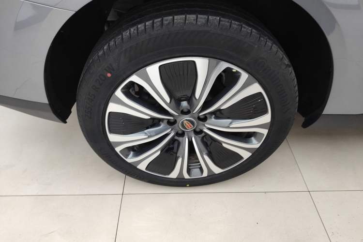 Used Hongqi HS6 PHEV 2026 220 All-Wheel Drive Smart Hybrid Version Right Rear Wheel Hub