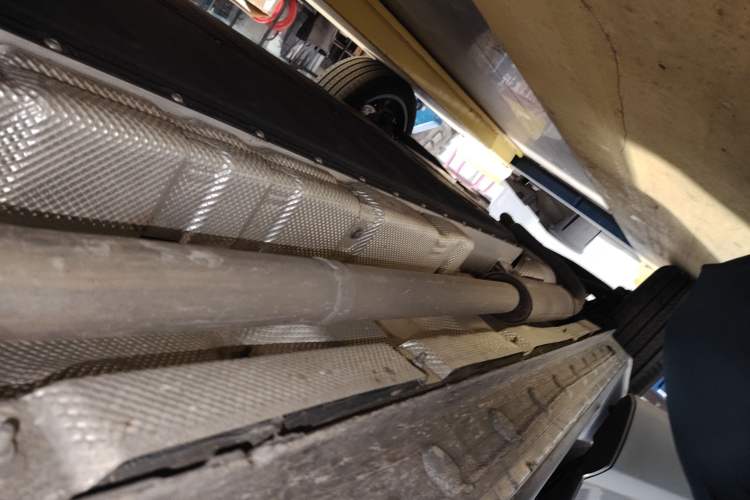 Used Hongqi HS6 PHEV 2026 220 All-Wheel Drive Smart Hybrid Version Right Side Sill