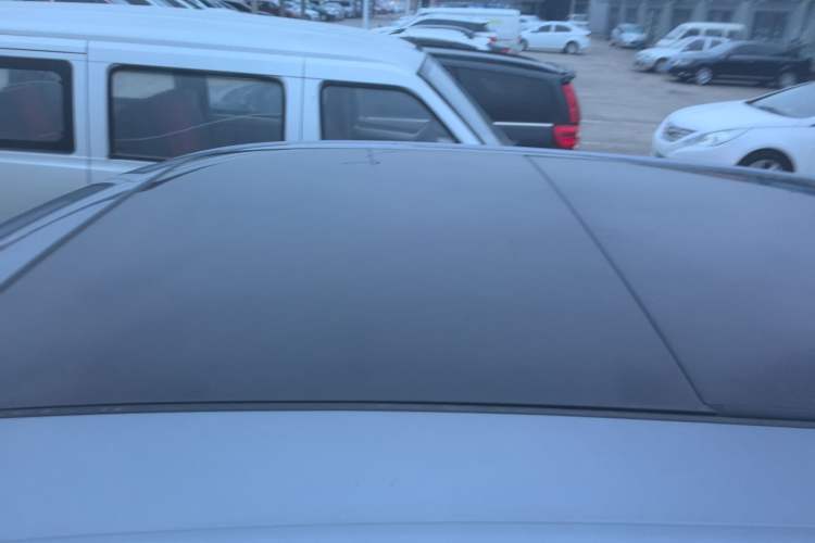 Used Hongqi HS6 PHEV 2026 220 All-Wheel Drive Smart Hybrid Version Roof