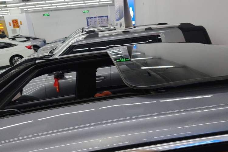 Used Hongqi HS6 PHEV 2026 220 All-Wheel Drive Smart Hybrid Version Roof