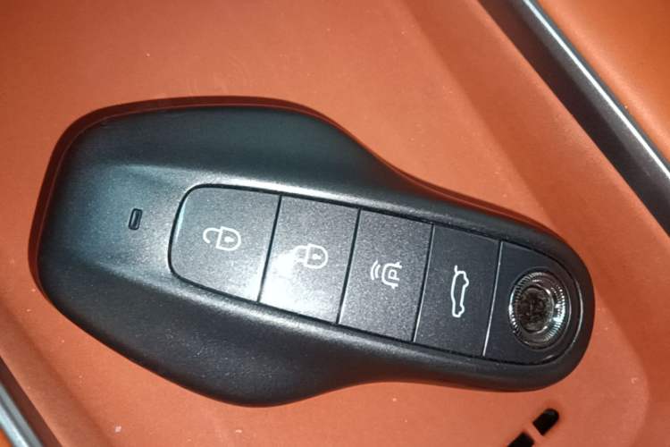 Used Hongqi HS6 PHEV 2026 220 All-Wheel Drive Smart Hybrid Version Vehicle Key
