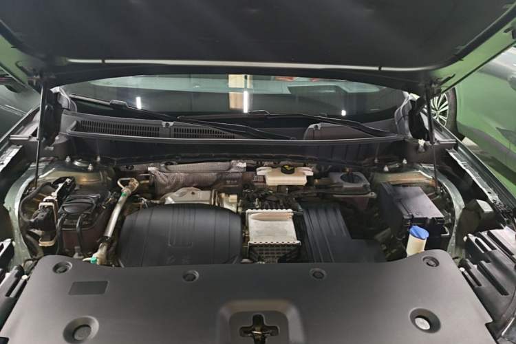 Used Hongqi HS6 PHEV 2026 240 Smart Hybrid Version Engine Bay