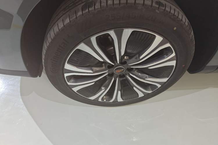 Used Hongqi HS6 PHEV 2026 220 All-Wheel Drive Smart Hybrid Version Exterior 4