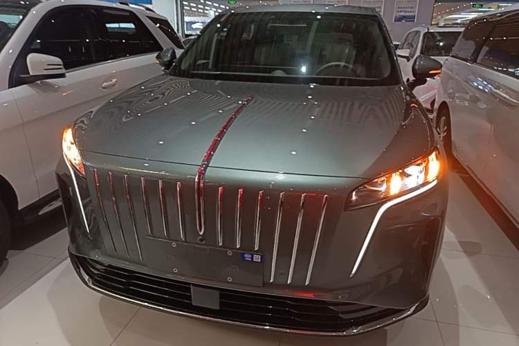 Used Hongqi HS6 PHEV 2026 240 Smart Hybrid Version Front