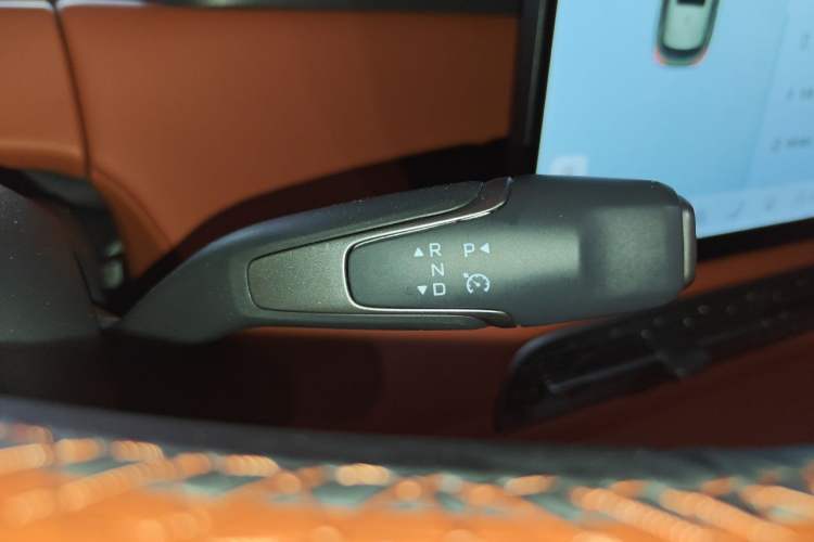 Used Hongqi HS6 PHEV 2026 220 All-Wheel Drive Smart Hybrid Version Gear Lever