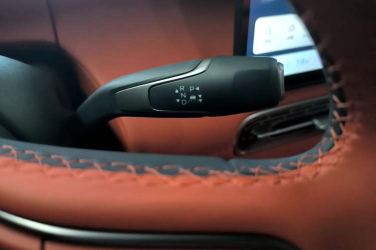 Used Hongqi HS6 PHEV 2026 240 Smart Hybrid Version Gear Lever