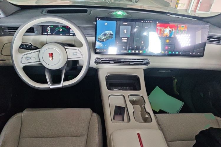 Used Hongqi HS6 PHEV 2026 240 Smart Hybrid Version Interior 2