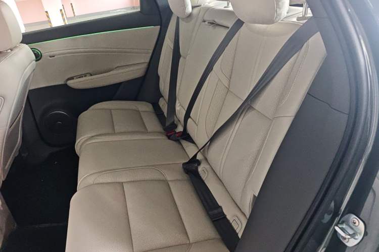 Used Hongqi HS6 PHEV 2026 240 Smart Hybrid Version Interior 4