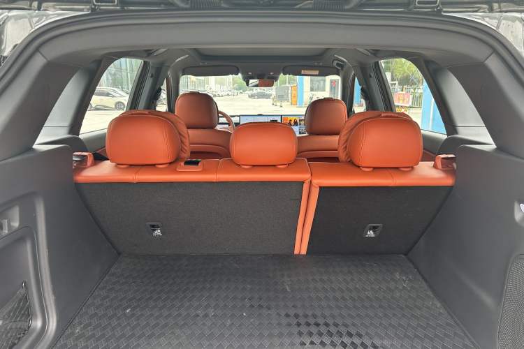 Used Hongqi HS6 PHEV 2026 220 All-Wheel Drive Smart Hybrid Version Interior 5