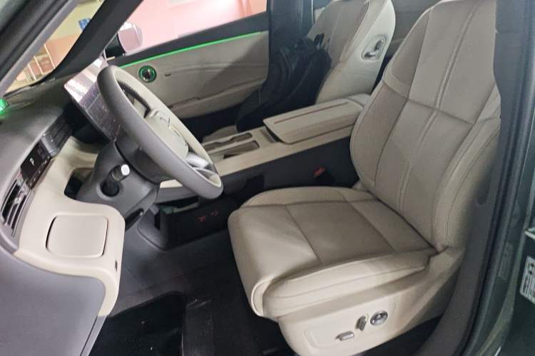 Used Hongqi HS6 PHEV 2026 240 Smart Hybrid Version Left Front Seat