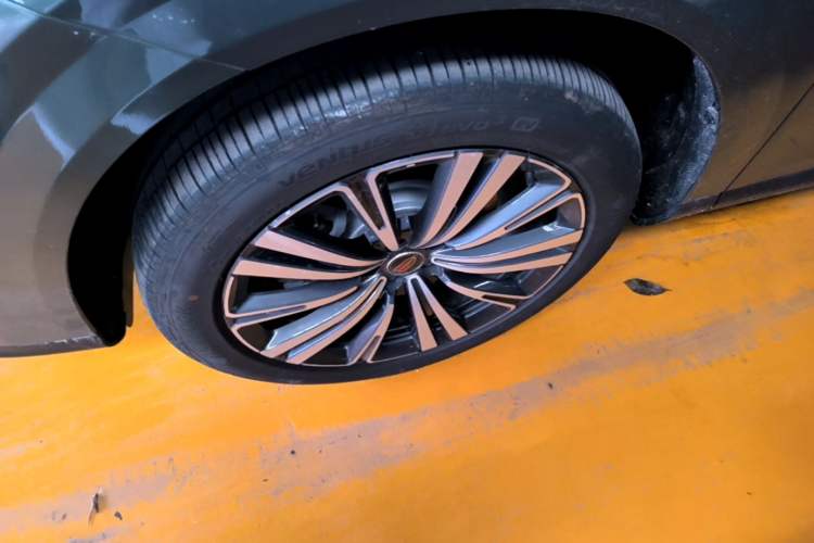 Used Hongqi HS6 PHEV 2026 240 Smart Hybrid Version Left Front Wheel Hub