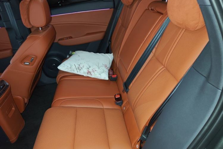 Used Hongqi HS6 PHEV 2026 220 All-Wheel Drive Smart Hybrid Version Left Rear Seat