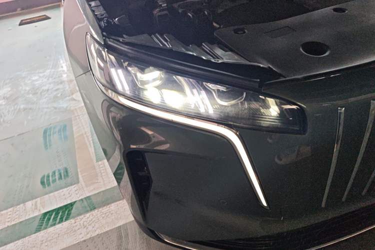Used Hongqi HS6 PHEV 2026 240 Smart Hybrid Version Right Front Headlight