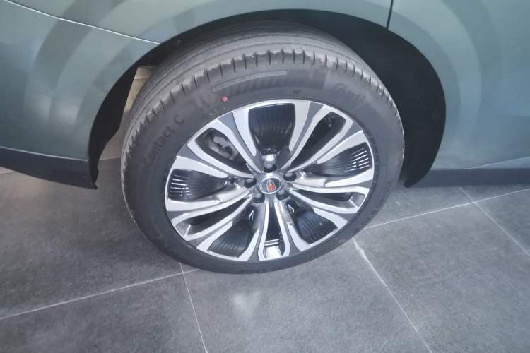 Used Hongqi HS6 PHEV 2026 220 All-Wheel Drive Smart Hybrid Version Right Rear Wheel Hub