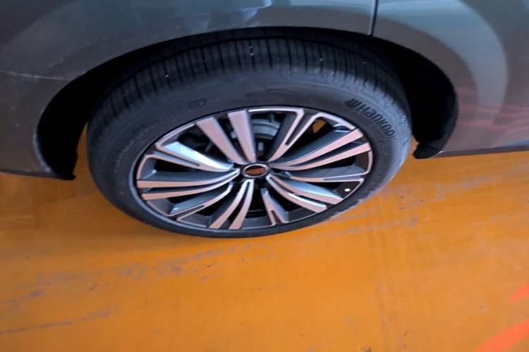 Used Hongqi HS6 PHEV 2026 240 Smart Hybrid Version Right Rear Wheel Hub