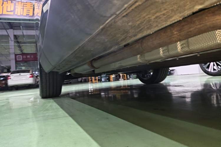 Used Hongqi HS6 PHEV 2026 240 Smart Hybrid Version Right Side Sill