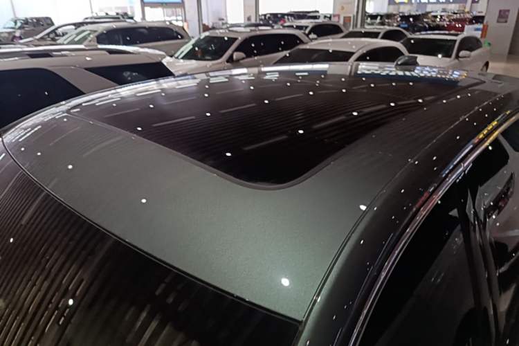 Used Hongqi HS6 PHEV 2026 240 Smart Hybrid Version Roof