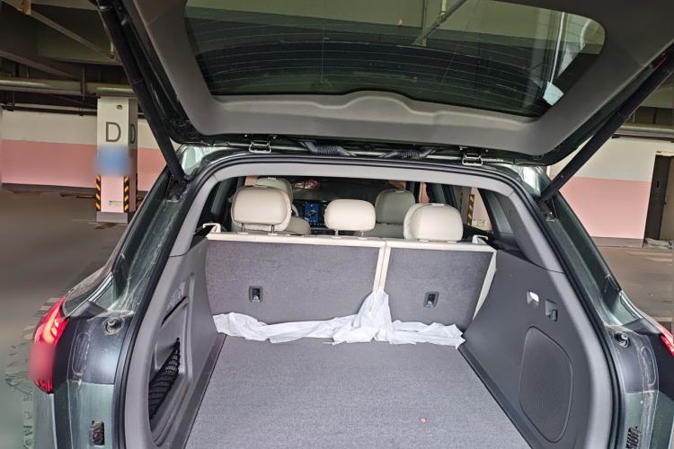 Used Hongqi HS6 PHEV 2026 240 Smart Hybrid Version Trunk