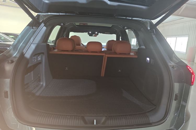 Used Hongqi HS6 PHEV 2026 220 All-Wheel Drive Smart Hybrid Version Trunk